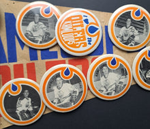 Load image into Gallery viewer, 1981-1984 Kamloops Oilers 28" Pennant with 25 Different Pinbacks WHL Hockey VTG