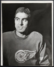 Load image into Gallery viewer, 1946 Tony Licari Type 1 B&W Photo Detroit Red Wings NHL Hockey VTG Original Six