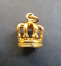Load image into Gallery viewer, Cindy Nicholas Canadian Champion Long Distance Swimmer 10K Gold Crown Charm