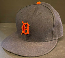 Load image into Gallery viewer, Detroit Tigers Team Issue On-Field MLB Baseball Cap Hat New Era 59Fifty Sz 7-5/8