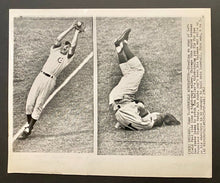 Load image into Gallery viewer, 1962 Vintage MLB Baseball Wire Photo Chicago Cubs Third Baseman Ron Santo Rare