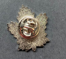 Load image into Gallery viewer, 2017 Toronto Maple Leafs 100th Anniversary Game Pinback NHL Hockey Sports