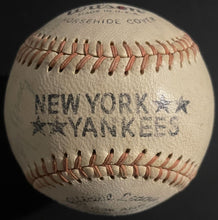 Load image into Gallery viewer, 1972 New York Yankees Team Autographed x19 Baseball Thurman Munson Signed LOA