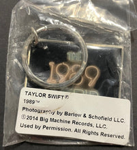 Load image into Gallery viewer, Taylor Swift 1989 World Tour VIP Lot Sunglasses VIP Lanyard Bracelets Keychain+