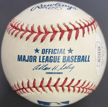 Load image into Gallery viewer, Ichiro Suzuki Signed Major League Rawlings Baseball Autographed Mariners JSA LOA