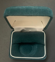 Load image into Gallery viewer, 1976 Bobby Hull Hockey WHA Jostens Salesman's Sample 10K Gold Championship Ring