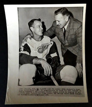 Load image into Gallery viewer, 1961 Gordie Howe Detroit Red Wings 1000th Game Sid Abel NHL Hockey Press Photo