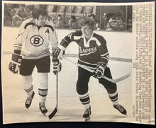 Load image into Gallery viewer, 1972 Vintage NHL Boston Bruins Hockey HOF Bobby Orr Phil Esposito Wire Photo