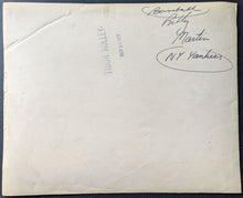 Load image into Gallery viewer, 1977 New York Yankees Billy Martin Fighting Umpires Type 1 Photo MLB Baseball