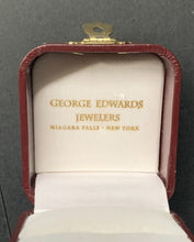 Load image into Gallery viewer, c1960's Toronto Maple Leaf 10k Gold Cufflinks NHL Hockey George Edwards Jewelers
