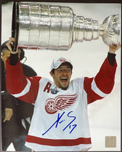 Load image into Gallery viewer, Pavel Datsyuk Autographed Signed Detroit Red Wings NHL Hockey Photo Authentic