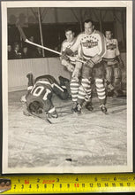 Load image into Gallery viewer, 1940 Vintage NHL New York Americans Detroit Red Wings Hockey AP Photo Conacher