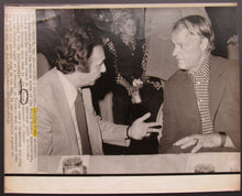 Load image into Gallery viewer, 1974 Vintage WHA Amateur Draft Wire Photo - Hall Of Famer Gordie Howe Hockey