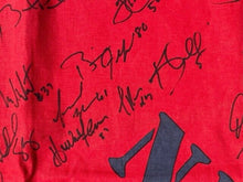 Load image into Gallery viewer, 1999 New York Giants Team Signed Flag NFL Football Michael Strahan JSA LOA