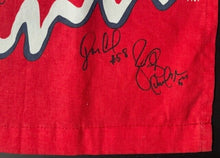 Load image into Gallery viewer, 1999 New York Giants Team Signed Flag NFL Football Michael Strahan JSA LOA