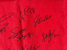 Load image into Gallery viewer, 1999 New York Giants Team Signed Flag NFL Football Michael Strahan JSA LOA
