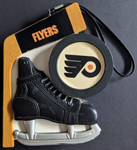 Load image into Gallery viewer, 1970s NHL Hockey Philadelphia Flyers Novelty Transistor Radio Working Condition