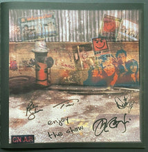 Load image into Gallery viewer, 2005-2006 Bon Jovi Original Have a Nice Day Tour Concert Program Rock Music