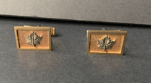 Load image into Gallery viewer, c1960's Toronto Maple Leaf 10k Gold Cufflinks NHL Hockey George Edwards Jewelers