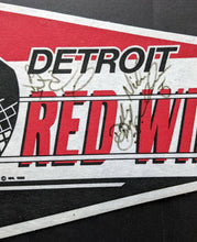 Load image into Gallery viewer, 1992/1993 Detroit Red Wings Team Autographed Signed Pennant Dino Ciccarelli NHL