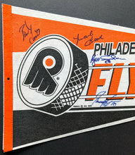 Load image into Gallery viewer, 1991-92 Philadelphia Flyers Team Signed NHL Hockey Pennant x11 Autographs