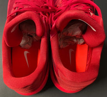 Load image into Gallery viewer, 2019 FIBA Canada Men's Basketball Team Signed Nike Hyperdunks Autographed LOA