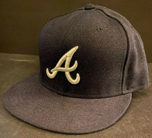 Load image into Gallery viewer, Atlanta Braves Team Issued MLB Baseball Cap Hat New Era 59Fifty Sz 7-1/2 New