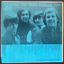 Load image into Gallery viewer, 1967 The Young Rascals Groovin' Signed Album Felix Cavaliere Autographed Music