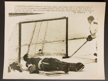 Load image into Gallery viewer, 1961 Stanley Cup United Press International Photo Detroit Red Wings Hank Bassen