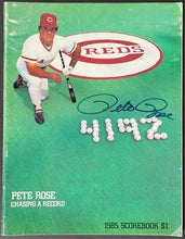 Load image into Gallery viewer, 1985 Pete Rose Autographed 4192nd Record Breaking Hit Program Riverfront Stadium