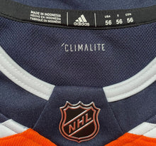 Load image into Gallery viewer, Connor McDavid Signed Edmonton Oilers Hockey Jersey Autographed Upper Deck COA