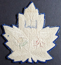 Load image into Gallery viewer, 1932-33 University of Toronto Crest + Rugby Football Team Patch U of T