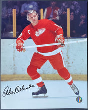 Load image into Gallery viewer, Alex Delvecchio Signed NHL Hockey Photo Detroit Red Wings Autograph Frozen Pond