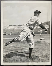 Load image into Gallery viewer, 1943 Spud Chandler Vintage Type 1 Press Photo Key Part Yankees World Series MLB