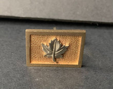 Load image into Gallery viewer, c1960's Toronto Maple Leaf 10k Gold Cufflinks NHL Hockey George Edwards Jewelers
