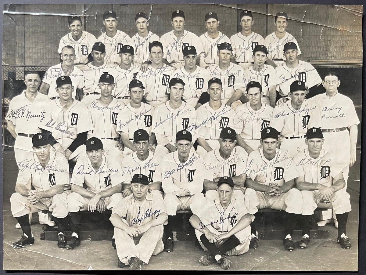 1945 Detroit Tigers World Series Champions Signed Photograph with