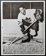 Load image into Gallery viewer, 1957 Jimmy Thomson Toronto Maple Leafs Wire Photo NHL Hockey Vintage Blackhawks