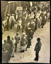 Load image into Gallery viewer, 1924 1st Winter Olympics Hockey Team Collection Canada Gold Very Rare Set LOA