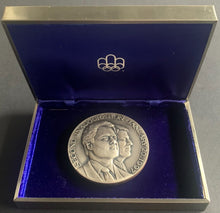 Load image into Gallery viewer, 1997 Bill Clinton Al Gore Jr. Second Inauguration Mint .999 Fine Silver Coin USA