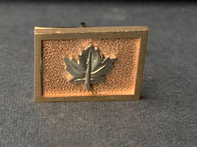 Load image into Gallery viewer, c1960's Toronto Maple Leaf 10k Gold Cufflinks NHL Hockey George Edwards Jewelers