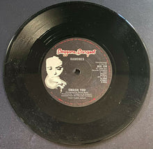 Load image into Gallery viewer, Ramones Howling At The Moon 45 RPM Autographed Richie Ramone Signed Rock Star