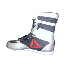 Load image into Gallery viewer, Floyd Mayweather Jr. Signed Reebok Boxing Boot Autographed Shoe Fanatics Holo