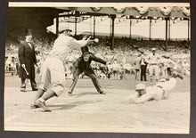 Load image into Gallery viewer, 1936 Polo Grounds  Old Time Baseball Press News Photo Dignity On The Diamond