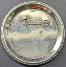 Load image into Gallery viewer, 1981 Vintage 3.5" Superbowl XV Pinback Oakland Raiders Philadelphia Eagles NFL