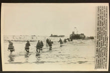 Load image into Gallery viewer, Original 1944 D-Day On The Beaches Of France Vintage Wire Photo Soldiers Ashore