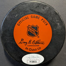 Load image into Gallery viewer, Wayne Gretzky Autographed Official NHL Game Puck Signed Edmonton Oilers NHL JSA
