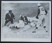 Load image into Gallery viewer, 1962 Crosley Field MLB Baseball Wire Photo Cincinnati - SF Giants Cardenas Pagan