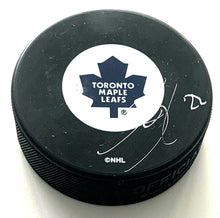 Load image into Gallery viewer, Ken Klee Signed Toronto Maple Leafs NHL Hockey Puck Autographed In Glas Co