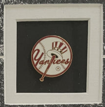 Load image into Gallery viewer, 2000 New York Yankees World Series Champions Team Signed Photo x29 Autos Steiner