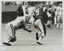 Load image into Gallery viewer, 1980's CFL Press Photo Montreal Alouettes vs Eskimos Dattilio Vintage Brodeur